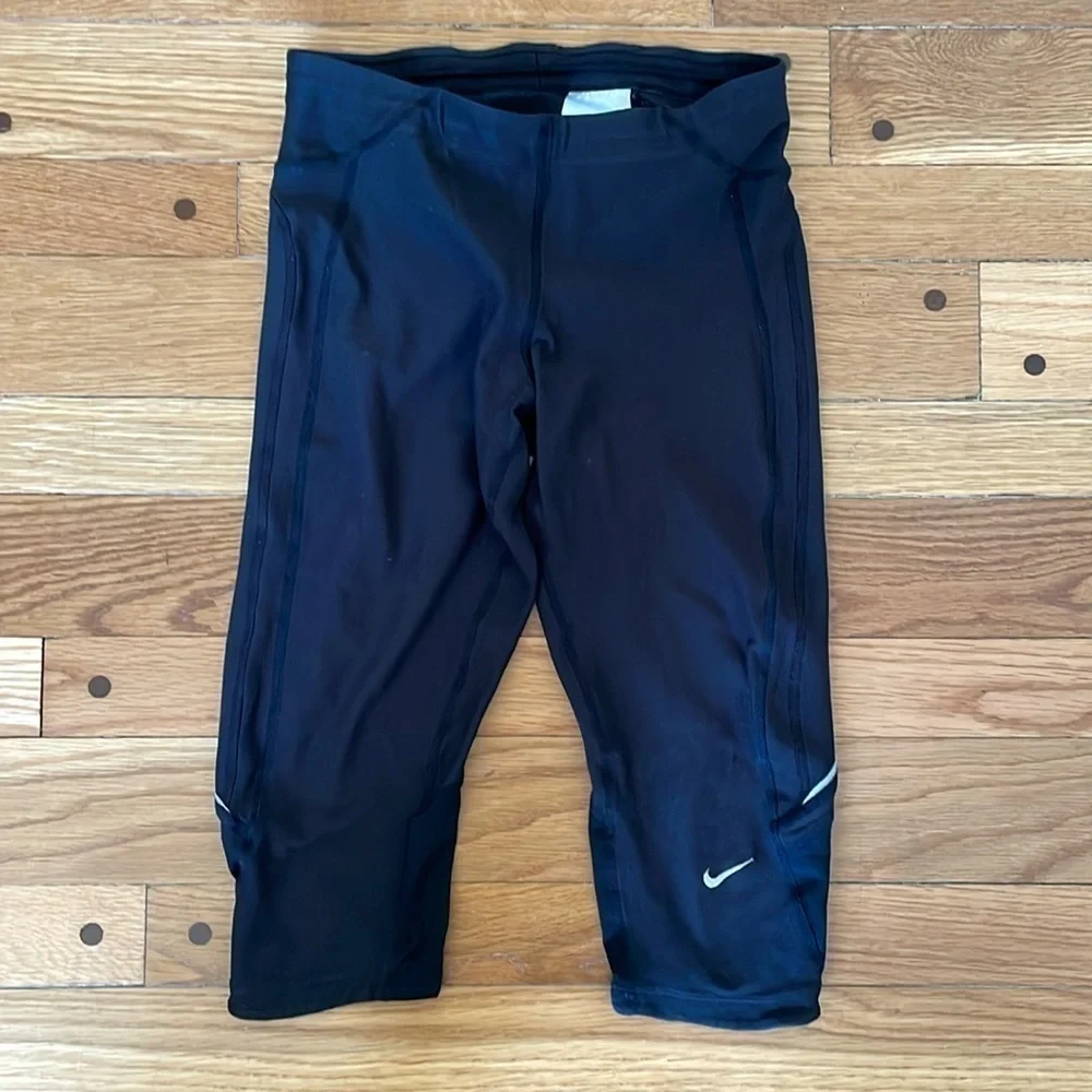Nike Fit Dry Black Women Running Capri Fitted Black Reflective Small 4 6